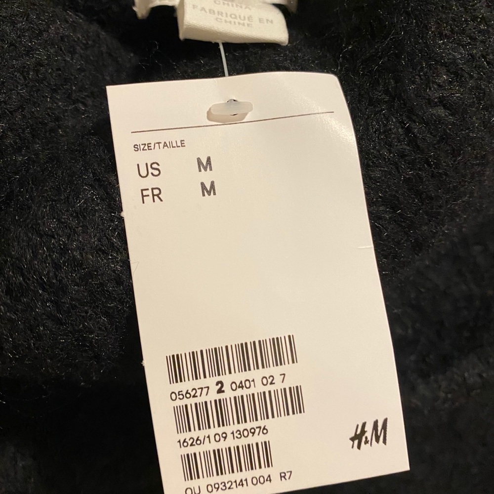 Black off-shoulder sweater - Picture 2 of 2